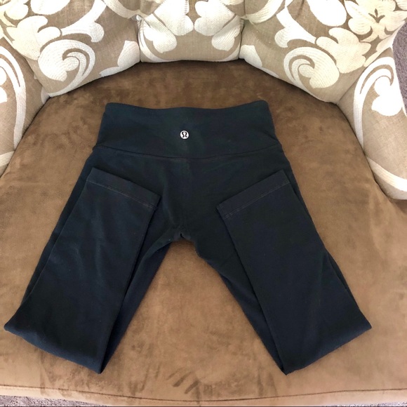 Lululemon black original wonder under crop - Picture 3 of 5